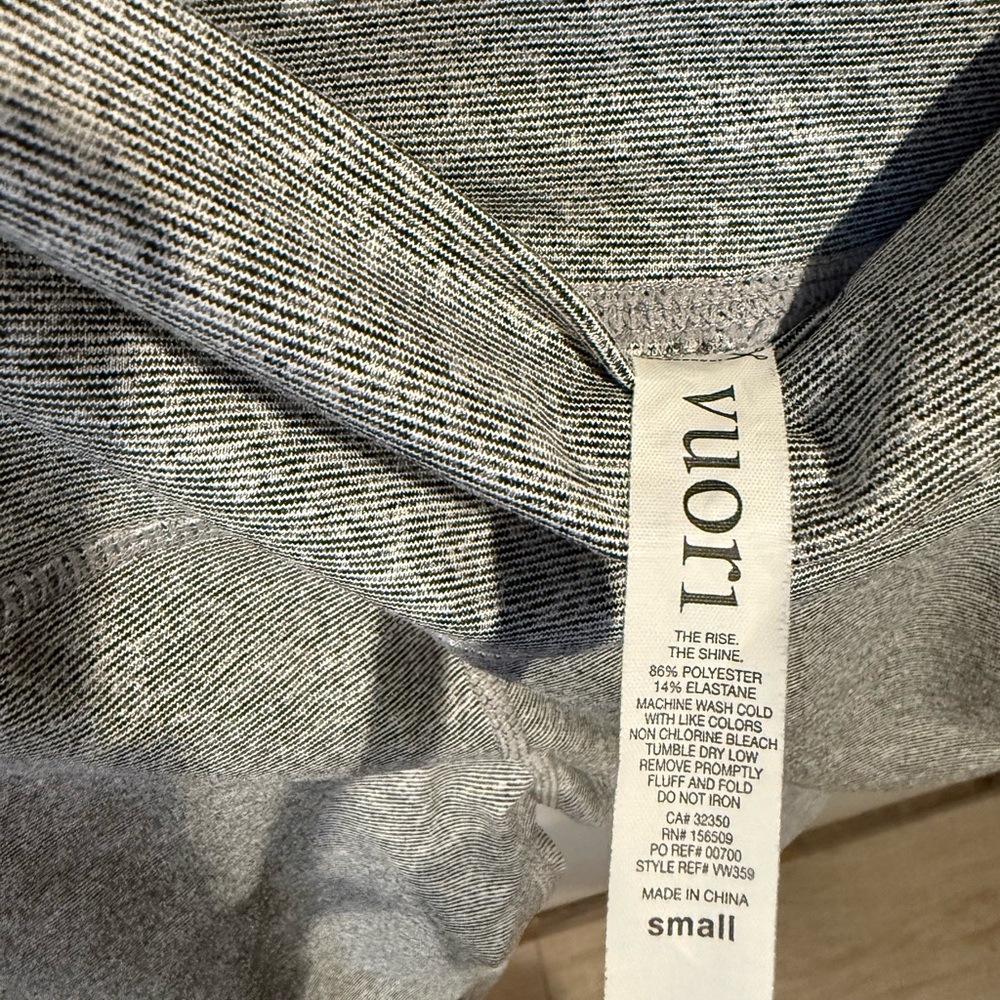 Vuori Heather Gray Women's Bike Shorts - Picture 2 of 4